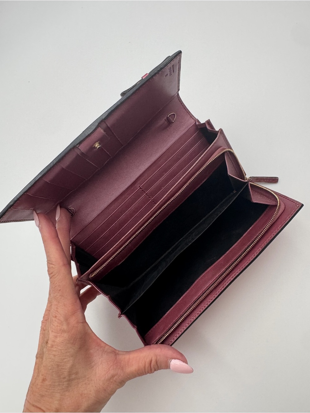 Authentic Gucci Pink Microguccissima Patent Leather Continental Bow Wallet - Picture 15 of 16
